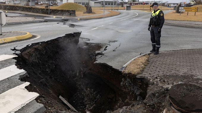 Propadlé chodníky a dunící země. Island čeká výbuch sopky, může nastat každou chvíli