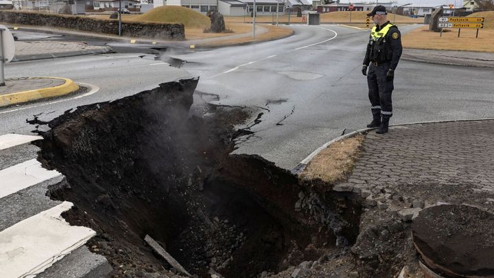 Propadlé chodníky a dunící země. Island čeká výbuch sopky, může nastat každou chvíli