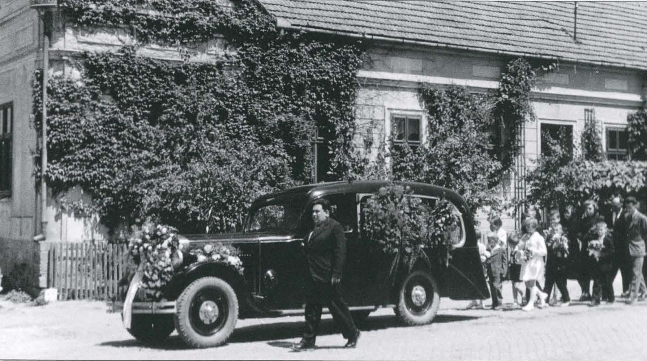 Pohřební vozy, pohřební vůz, Auto, historie