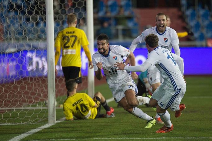 Baník Ostrava - Karviná, fotbalová liga (Baroš)