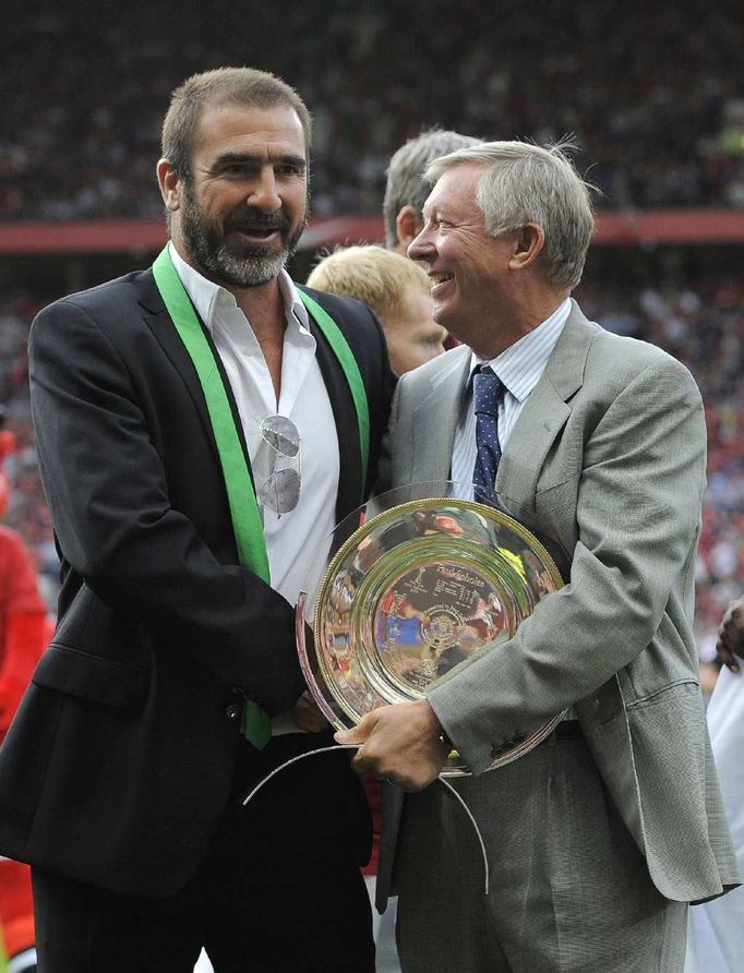 Eric Cantona na rozlučce Paula Scholese (2011)