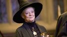 Maggie Smith ve čtvrtém dílu Harryho Pottera z roku 2005.