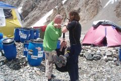 Sestup z K2 se zdařil. Češi jsou v pořádku