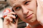 Volat z mobilu v zahraničí? Vyhýbá se tomu 76 % Čechů
