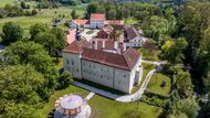 Zámek Radíč na Sedlčansku má novou atrakci. Jeden z nejznámějších českých architektů Martin Rajniš pro něj navrhl pavilon s pohyblivými prvky.