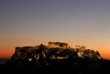 Romantický a výjimečně poklidný pohled na řeckou Akropoli, která momentálně hledí na svůj stávkující lid.