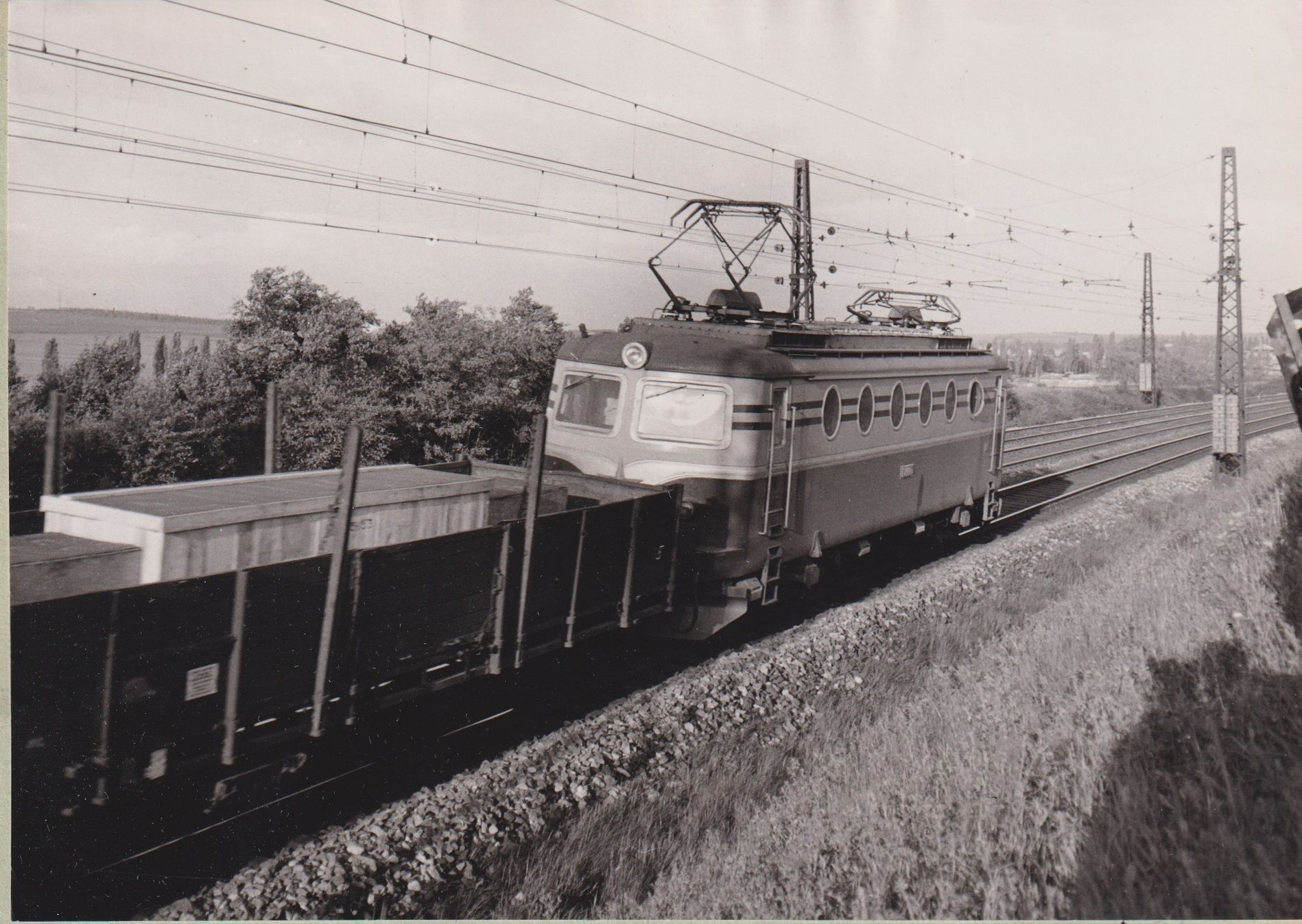 Lokomotiva Škoda 12E Bobina