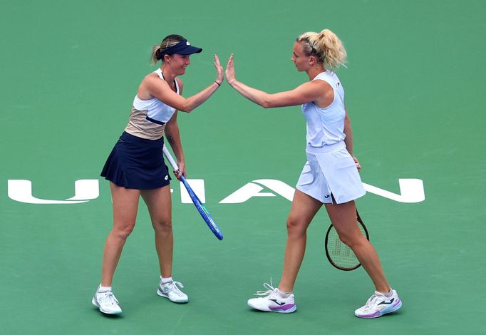 Kateřina Siniaková, Storm Hunterová (Wu-chan 2025)