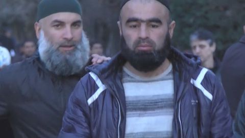 Tádžičtí muži si stěžují, že jsou pod výhrůžkami nuceni stříhat si svůj vous