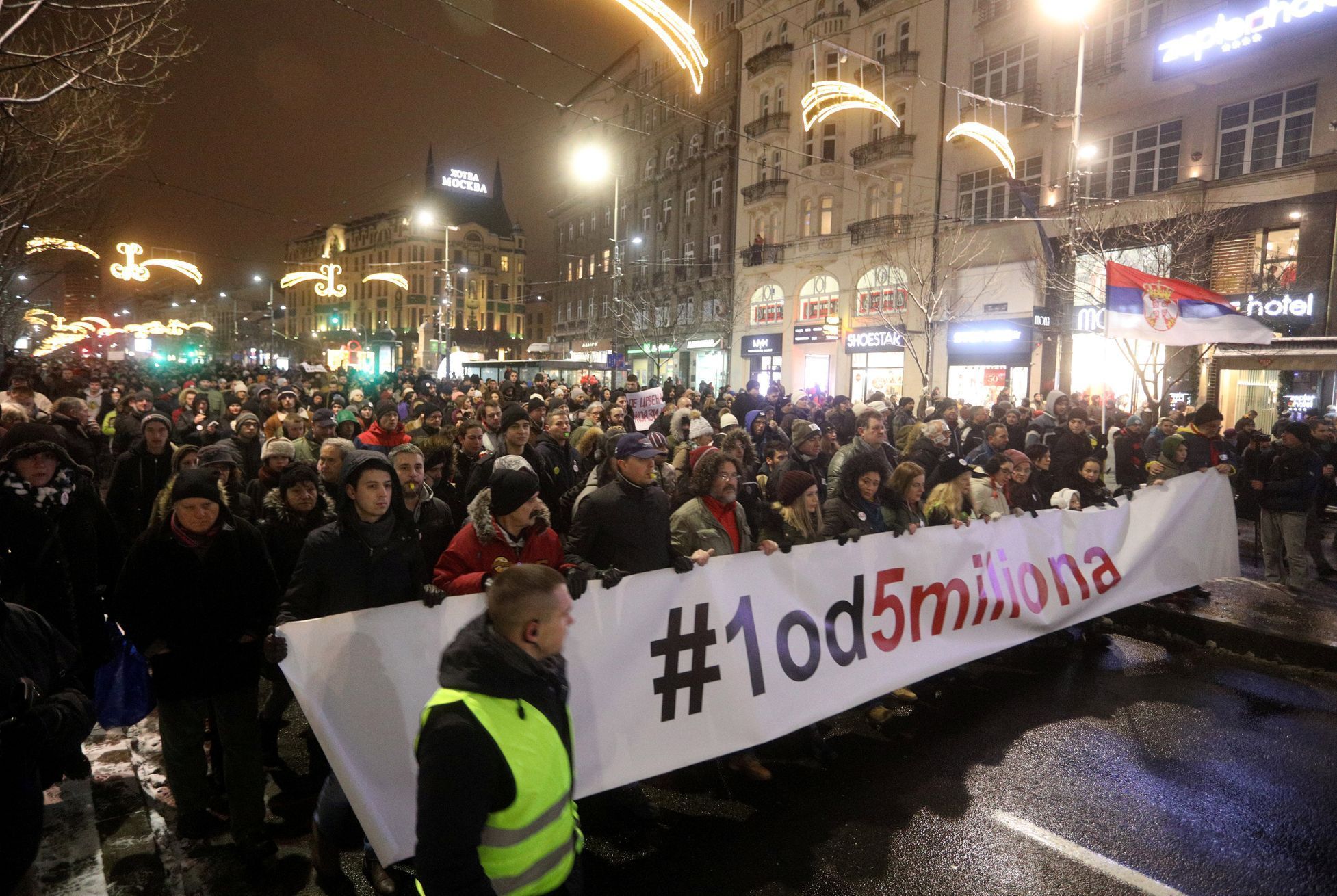 Srbsko Bělehrad demonstrace proti prezidentu Vučičovi
