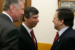 Topolánek představil v Praze Barrosovi Fischera