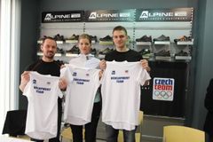 VIDEO Čeští sportovci testují oblečení pro OH v Londýně
