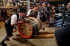 Je naraženo, zvolal primátor. V Mnichově začal Oktoberfest, čeká se šest milionů lidí