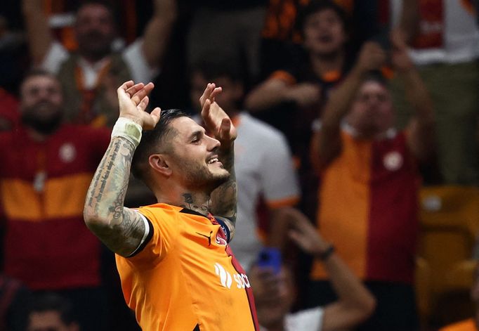 Mauro Icardi slaví gól vstřelený v zápase Evropské ligy Galatasaray - PAOK