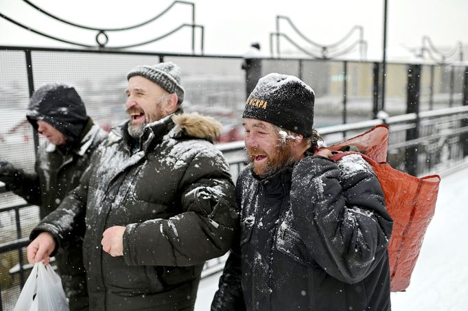 Život bezdomovců v třeskutých mrazech na Sibiři v Rusku.  19. 2. 2020