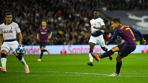 fotbal, Liga mistrů 2018/2019, Tottenham - Barcelona, Philippe Coutinho střílí gól