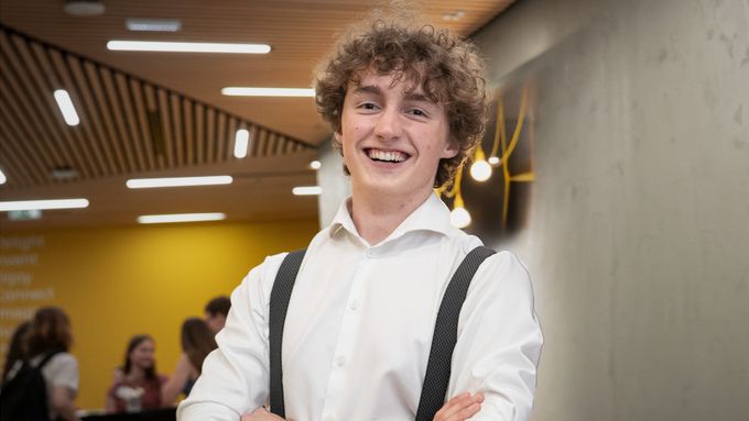 Matěj Svoboda byl v dětství spíš asociál, který se stranil lidí. Dnes přednáší na univerzitních konferencích a školí komunikační dovednosti.