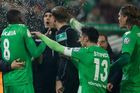 Video: Trenér Leverkusenu v pohárovém zápase přifilmoval pád a zaplatí 300 tisíc korun