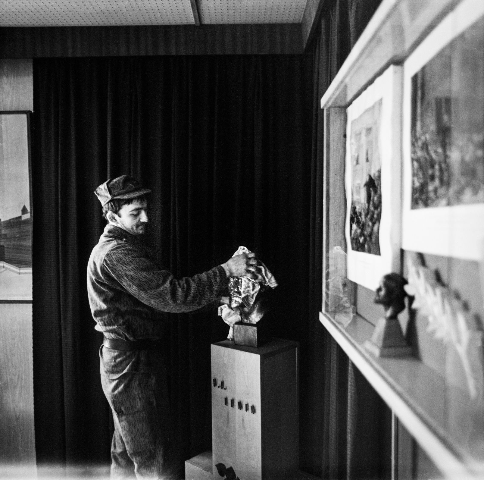 Josef Moucha: Válka za studena