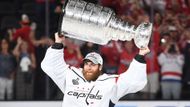 Tohle je druhý muž, který se velmi významnou měrou zasloužil o triumf Capitals, brankář Braden Holtby. I díky jeho výkonům Washington přešel přes Columbus, Pittsburgh, Tampu a nakonec Vegas.