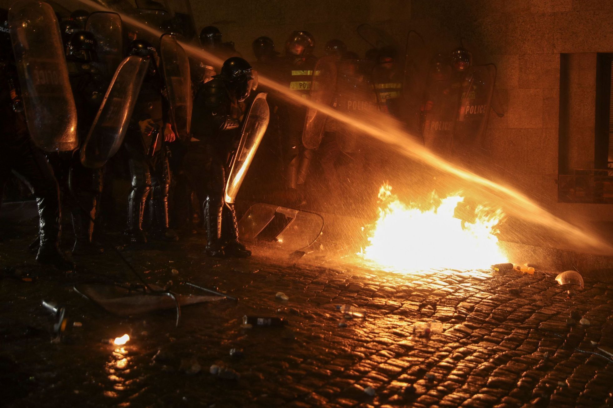 gruzie protesty evropská unie demonstrace vodní děla