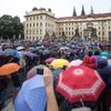 Fronty na Pražském hradě kvůli novým bezpečnostním opatřením