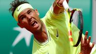 Kanárek Nadal. Jedenáctinásobný vítěz French Open v Paříži usiluje o další triumf. Letos zvolil jasně žlutou barvu. Přinese mu štěstí?