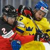 Emil Bemström a Zach Wihtecloud ve čtvrtfinále MS 2022 Švédsko - Kanada