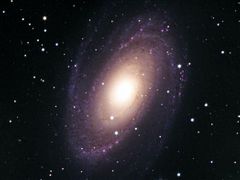 Galaxie M 81, vítězný snímek měsíce dubna.