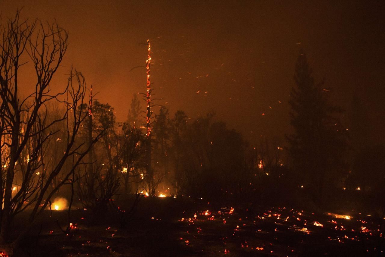 Požár požírá Yosemitský národní park