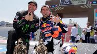 První měsíc patří tradičně dobrodružství zvaném Rallye Dakar. Cyril Despres (vpravo) ovládl kategorii motocyklů, zatímco Stéphane Peterhansel zvítězil mezi řidiči aut. Pro něj to byl celkově už 11. triumf (6x na dvou a 5x na čtyřech kolech).