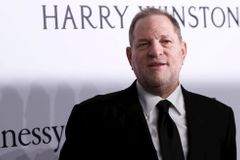 Producent Weinstein odmítl u soudu vinu za znásilnění. Všechny ženy se sexem souhlasily, tvrdí