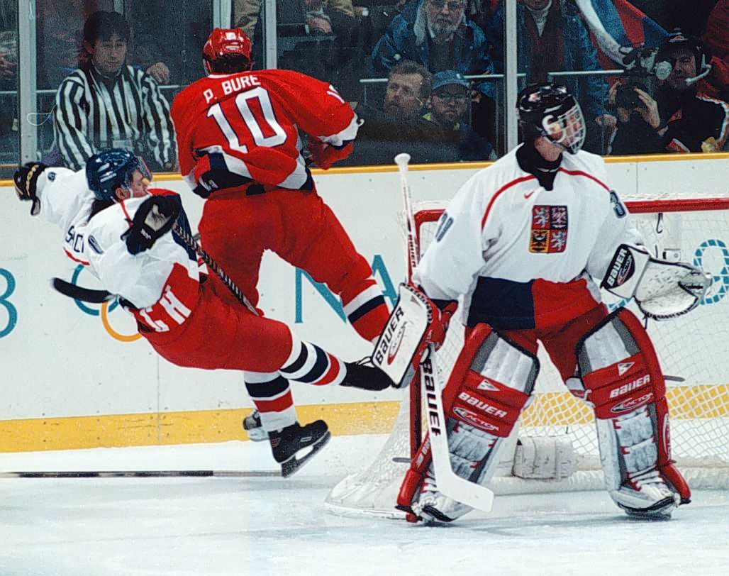 Nagano 1998, Česko - Rusko: Jaroslav Špaček a Dominik Hašek - Pavel Bure