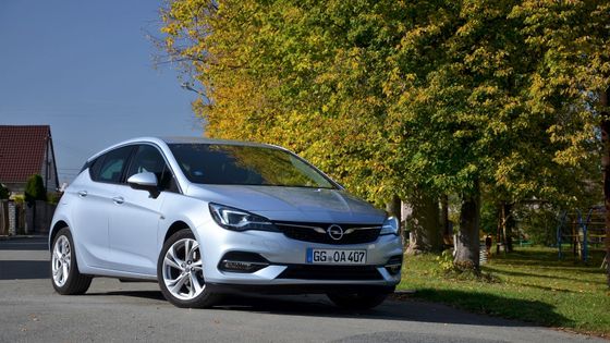 Dobře utajený facelift. Výhradně tříválcový Opel Astra hledá cestu zpět na vrchol