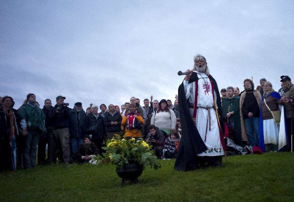Oslavy slunovratu u Stonehenge