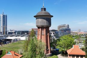 Kotěrova vodárna: Jak si Vršovice postavily věž a s Vinohrady vzdorovaly staré Praze