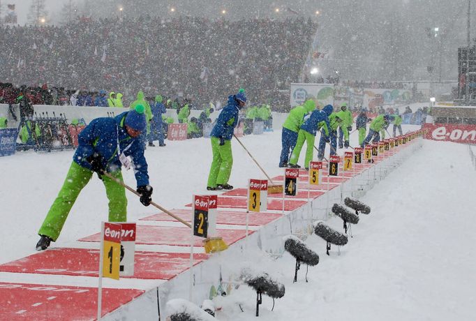 Biatlon, SP NMNM, stíhačka Ž: střelnice