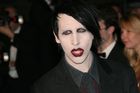 Manson nezazpívá. V Brightonu po protestu škrtli jeho koncert