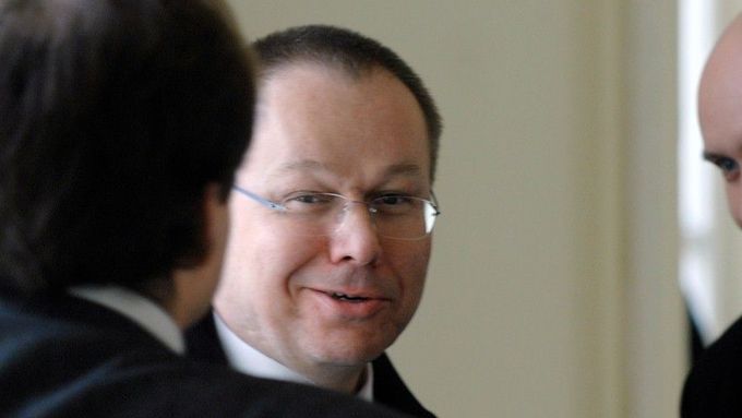 Opakovaně stíhaný podnikatel Karel Takáč, jehož kauzu zastavil amnestií prezident Václav Klaus.