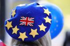Brexit se zase posunul dál, rozvodovou dohodu schválili ministři EU