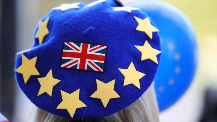 Sněmovna schválila zákon o právech Britů žijících v Česku pro případ tvrdého brexitu