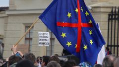 vlajka eu proti protest přeškrtnutá
