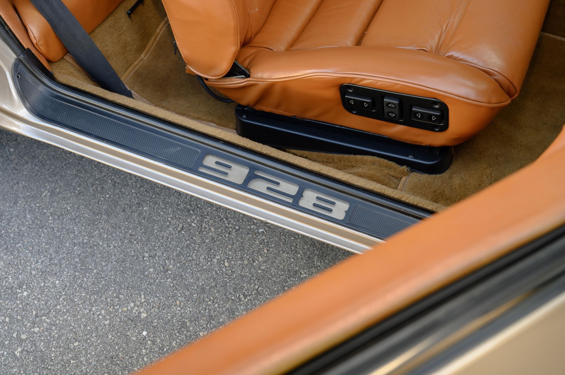 Porsche 928