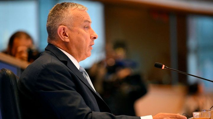 Dvě minuty na každou odpověď. V Bruselu "grilují" kandidáta na eurokomisaře Síkelu; Zdroj foto: Nicolas TUCAT / AFP / AFP / Profimedia