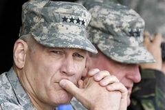 Nestahujme vojáky z Evropy, vyzývá americký generál