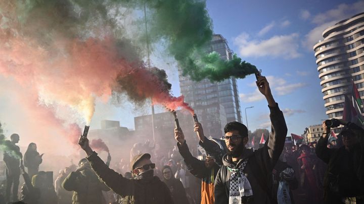 V Londýně protestovalo 300 tisíc lidí za podporu Palestiny, požadují příměří v Gaze
