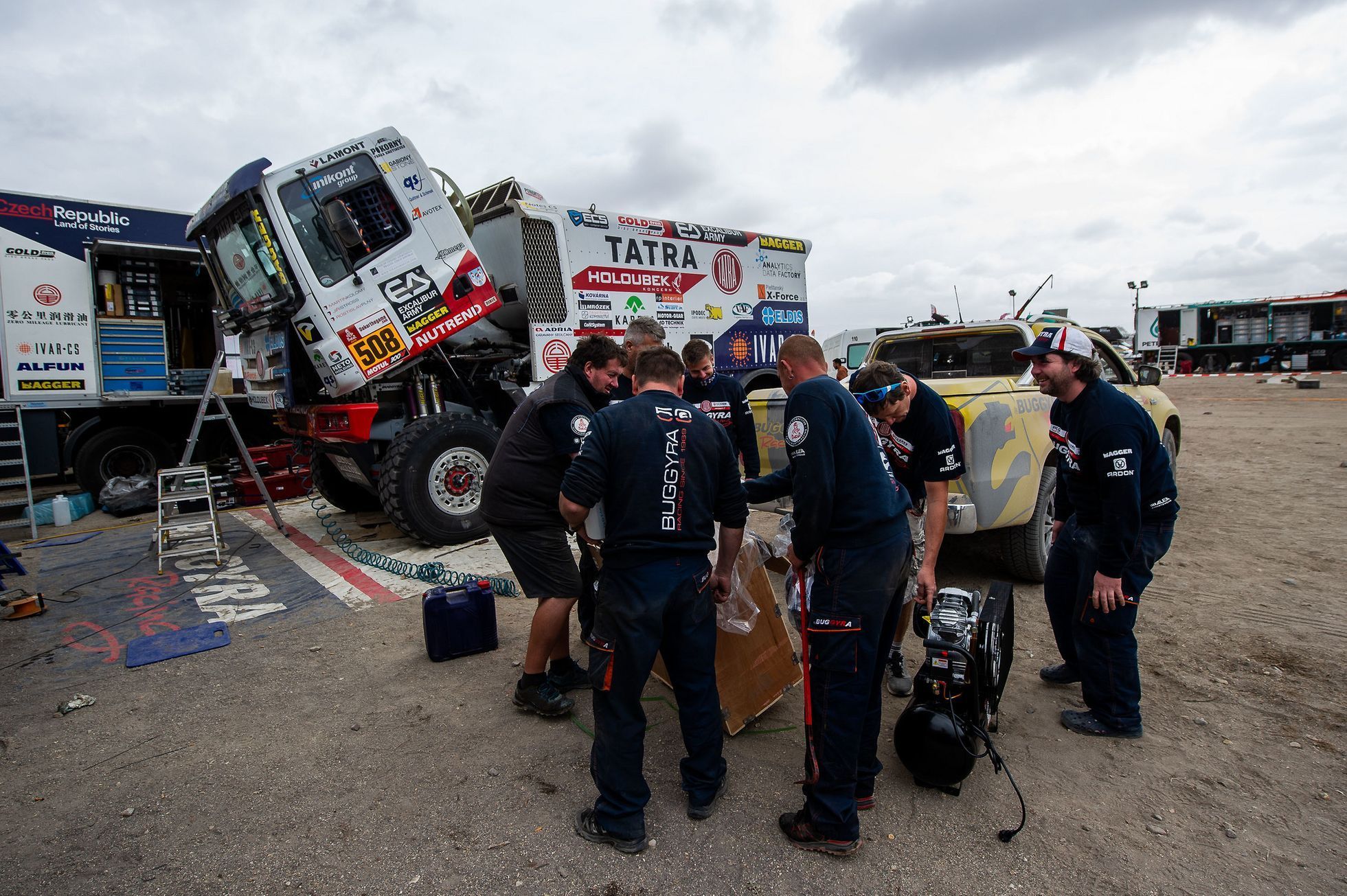 Mechanici Buggyry na Rallye Dakar 2019