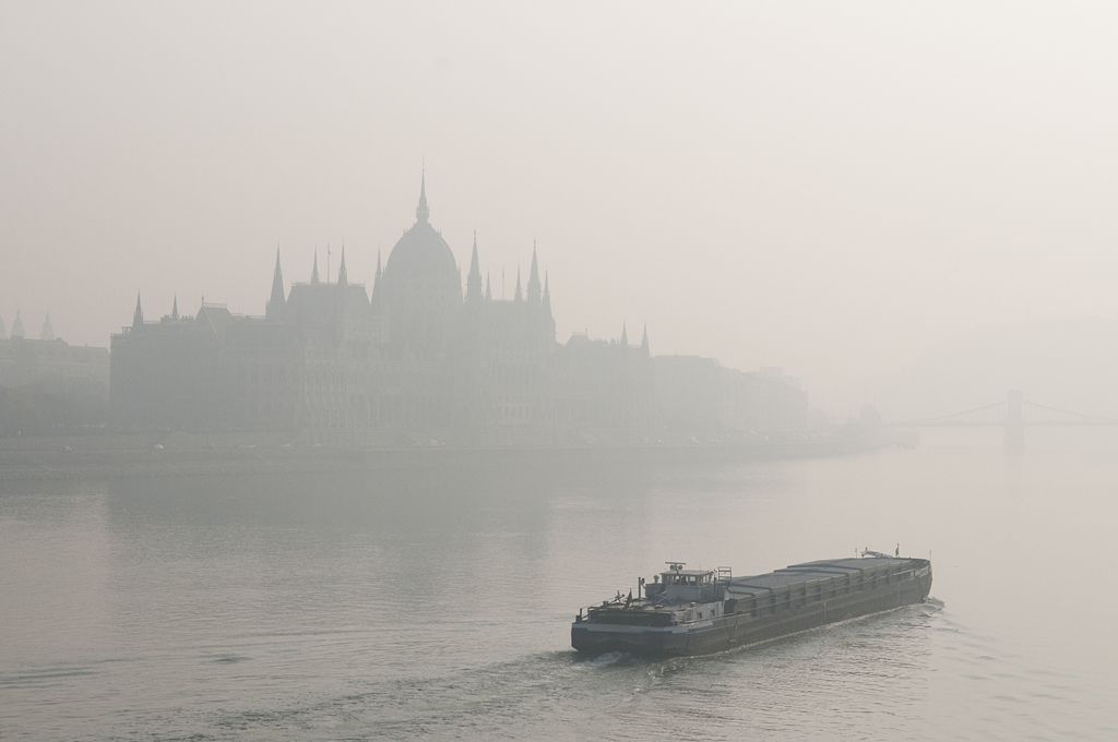 Foto: Podívejte se, jak smog zahaluje život ve městech - Maďarsko