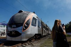 Nechtějí, aby dojeli. Rusové začali lovit lokomotivy, strašákem je jejich náklad