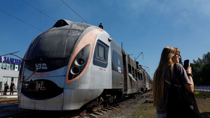  Reuters